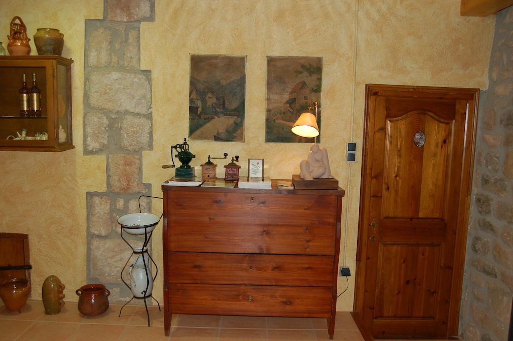 Cal Pastor Hostal La Pobla de Cervoles Exterior foto