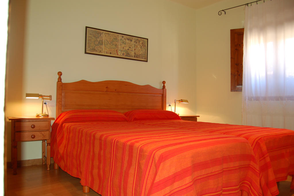 Cal Pastor Hostal La Pobla de Cervoles Habitación foto